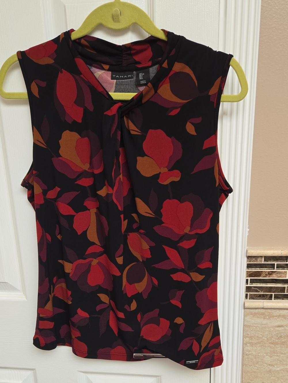 Tahari Black Floral Tie-Neck Sleeveless Top - Red & Rust